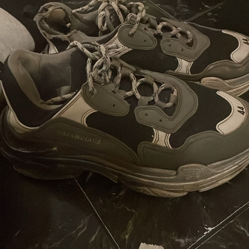 Balenciaga Black and Gray Sneakers - Picture 2 of 3